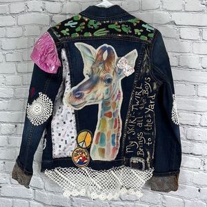 Good Softwear denim Jean jacket patches embroidered embellishments size medium